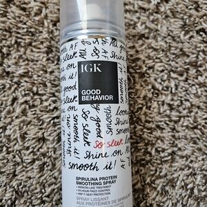 IGK Good Behavior Smoothing Spray